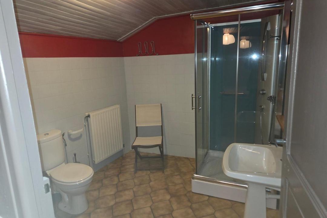 Photo of Bathroom in Enveitg