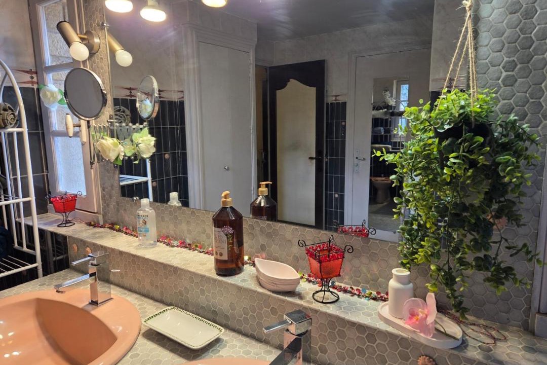 Photo of Others in Couze-et-Saint-Front