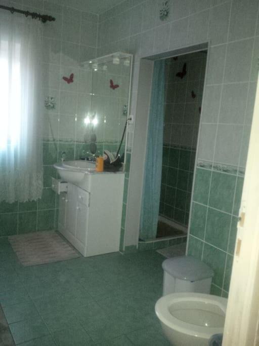 Photo of Others in Bust