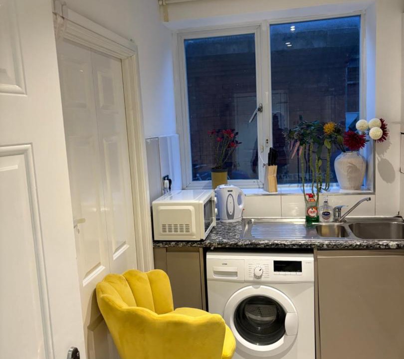 Photo of Others in Shadwell