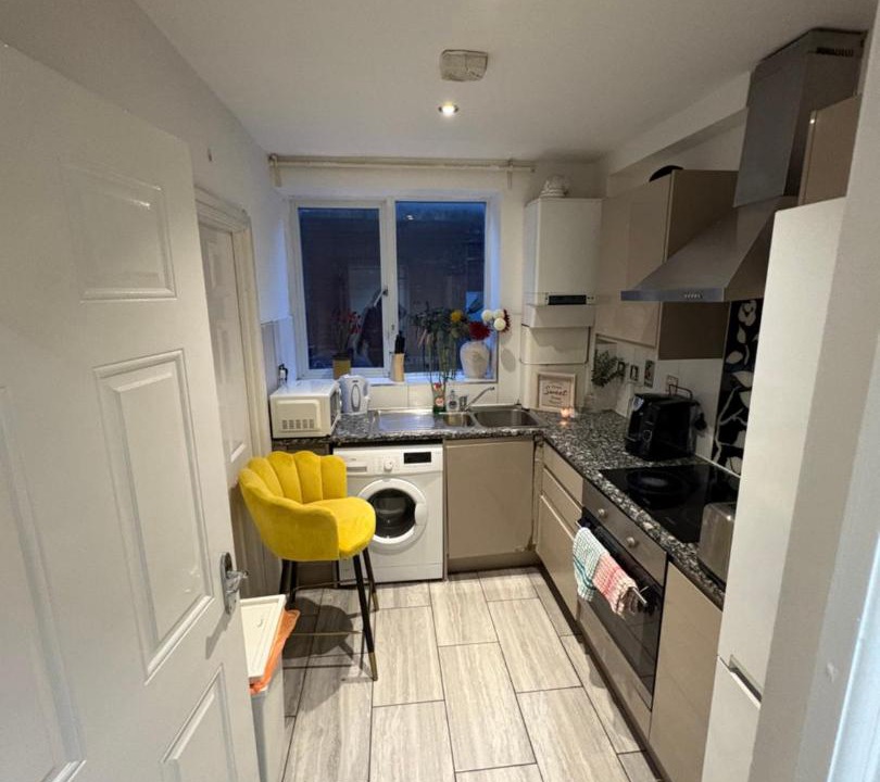 Photo of Others in Shadwell