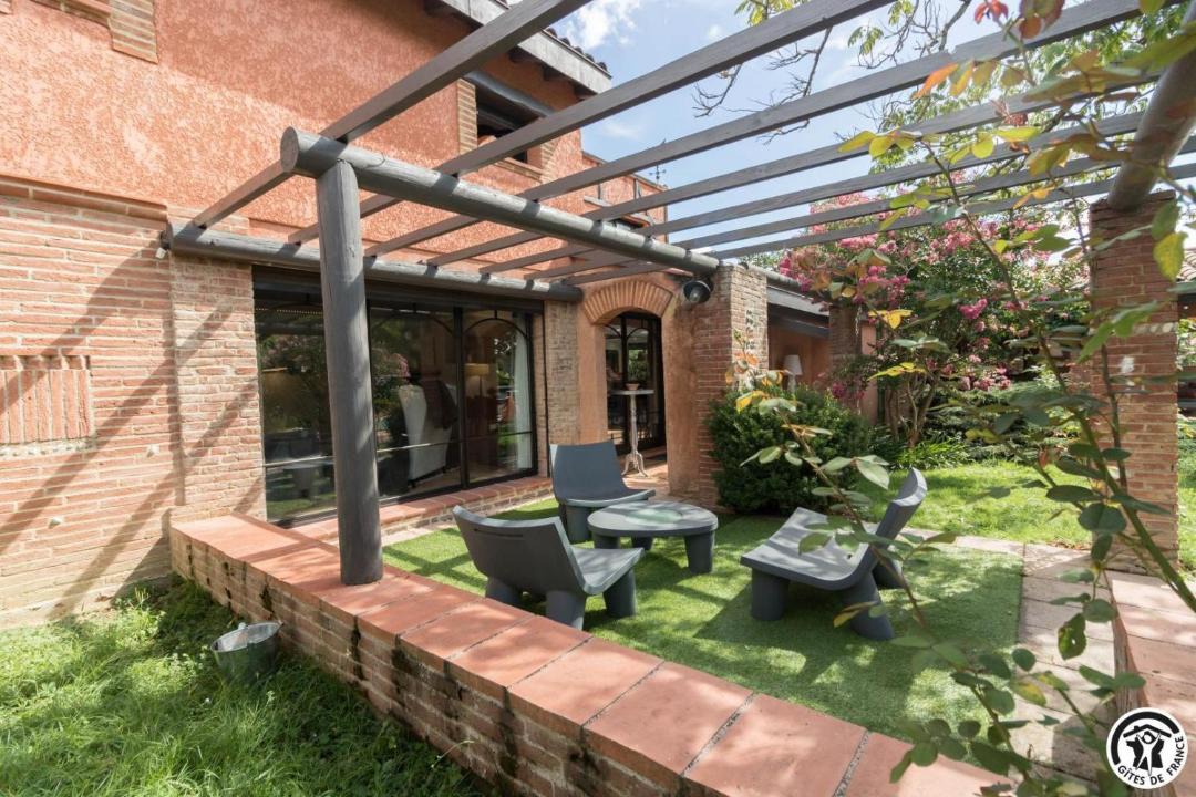 Photo of Others in Pin-Balma