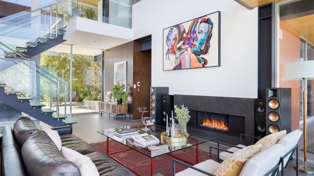 Photo of Others in Hollywood Hills West