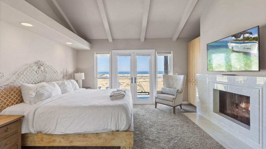 Photo of Bedroom in Balboa Peninsula