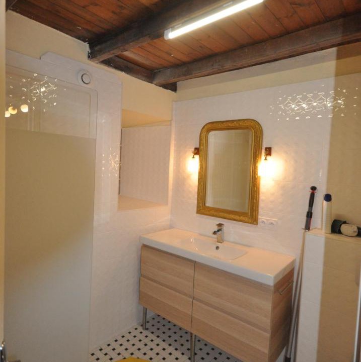 Photo of Bathroom in Saint-Martin-Lars-en-Sainte-Hermine