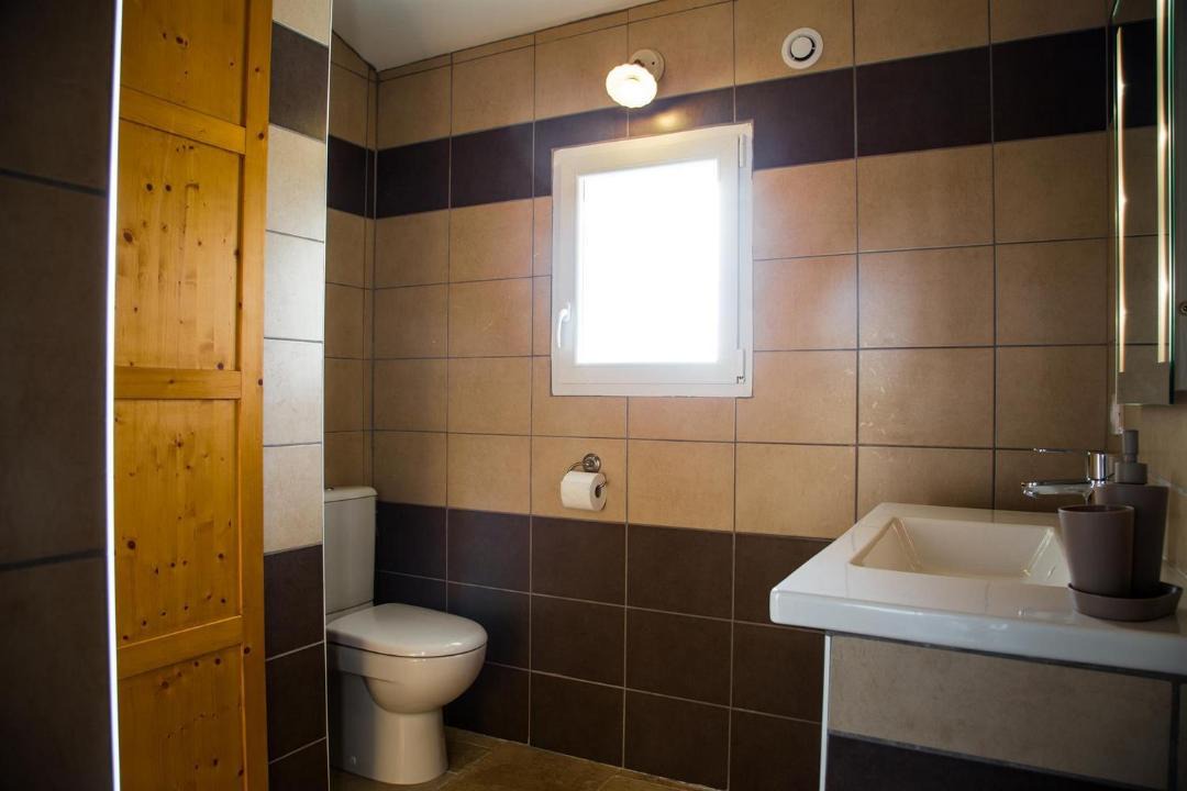 Photo of Bathroom in Cabrerolles