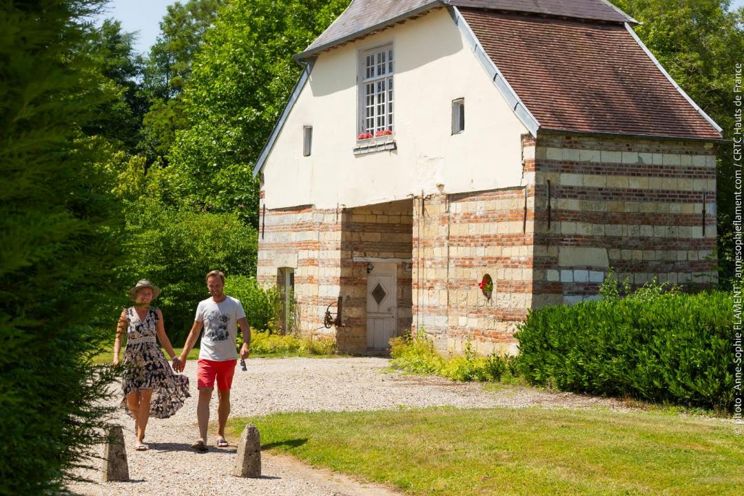 Photo of Others in Conty