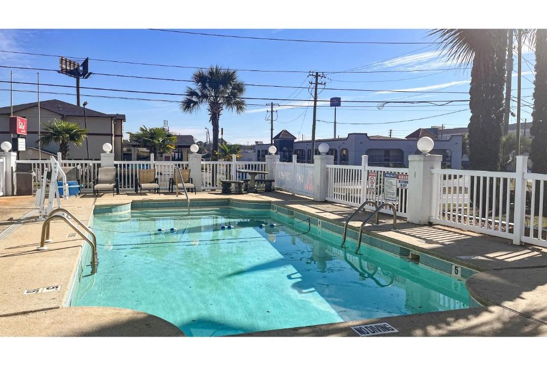 Photo of Patio Balcony in Tillmans Corner