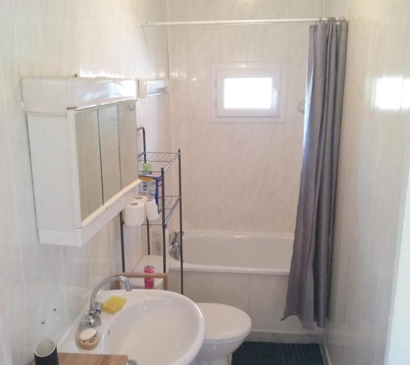 Photo of Bathroom in Saint-Aubin-sur-Mer