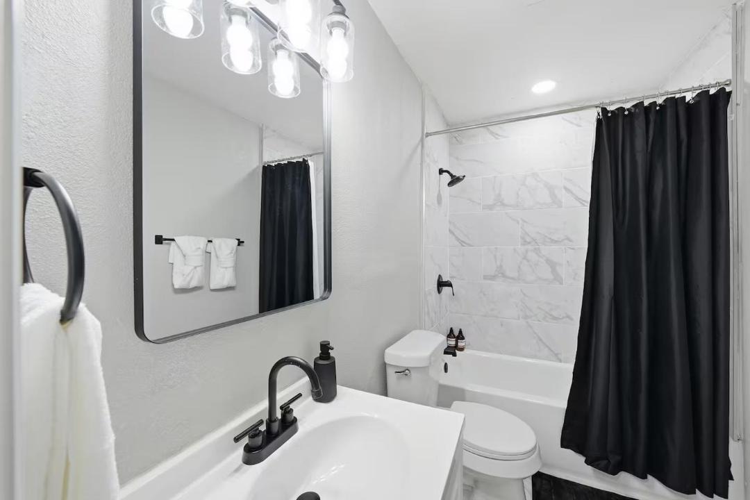 Photo of Bathroom in South Dallas - Fair Park