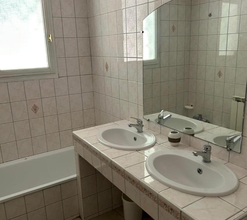 Photo of Bathroom in Villarzel-du-Razes