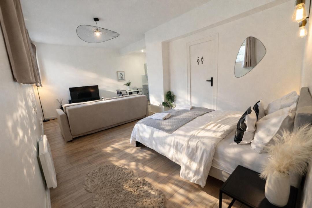 Photo of Others in Dijon