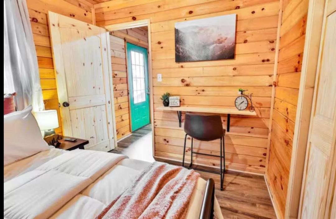 Photo of Others in Louisa