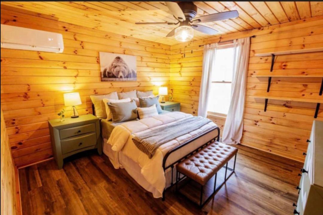 Photo of Others in Louisa