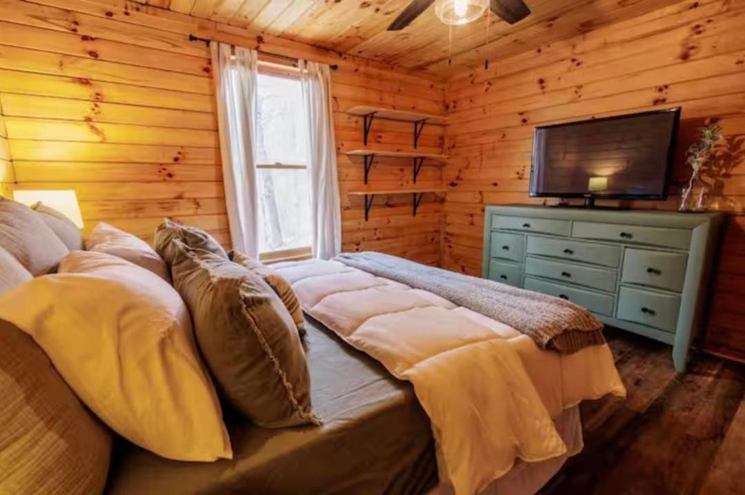 Photo of Others in Louisa