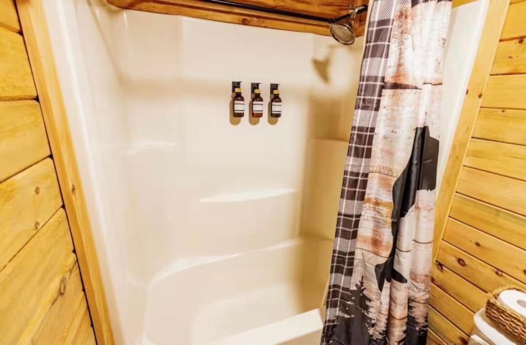 Photo of Others in Louisa