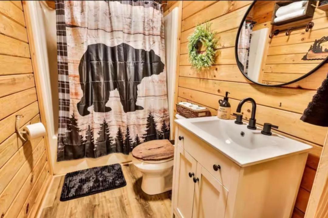 Photo of Others in Louisa