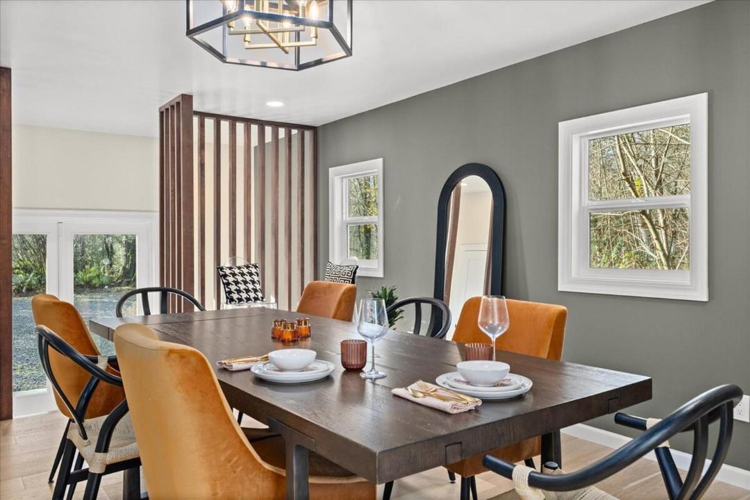 Photo of Others in Mirrormont