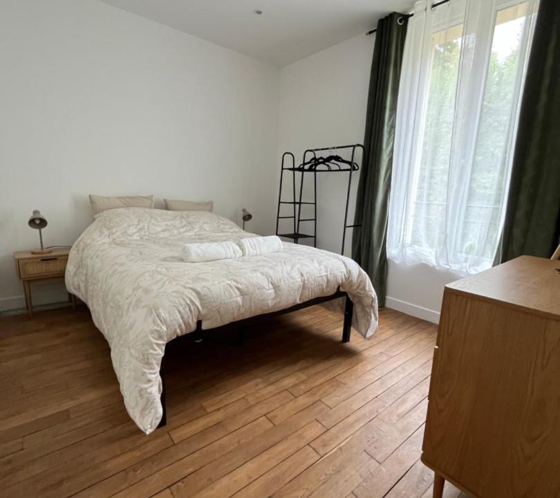 Photo of Bedroom in Etampes