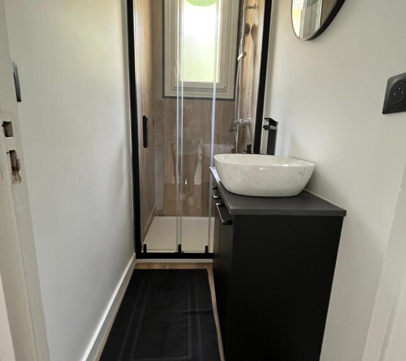 Photo of Bathroom in Etampes