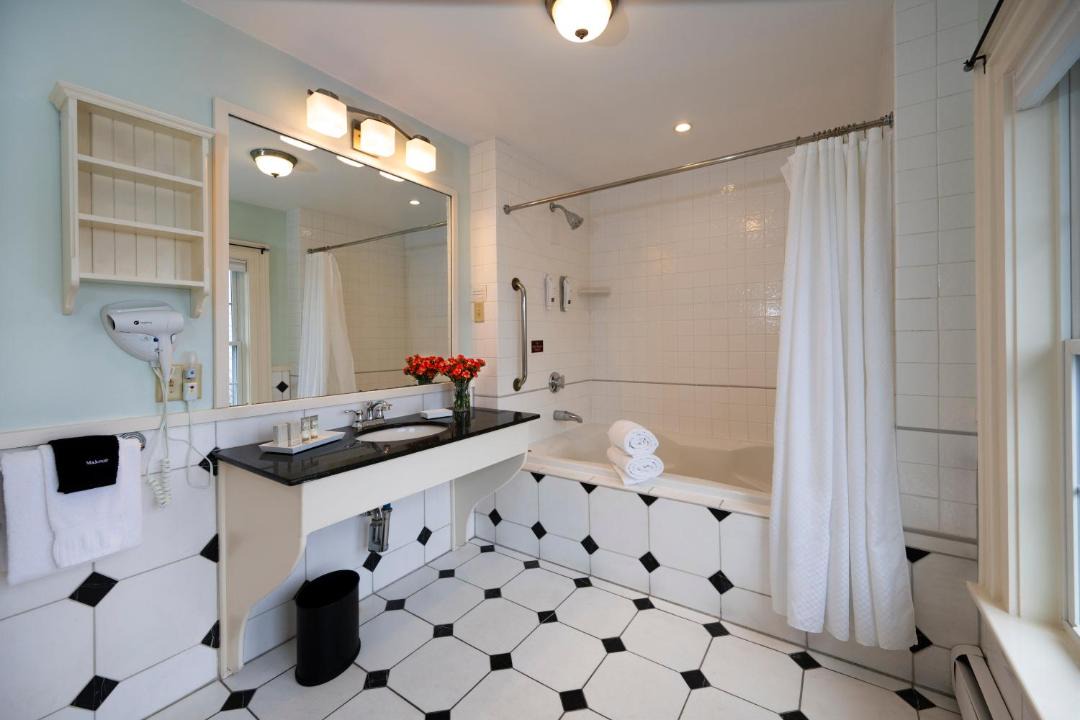 Photo of Bathroom in York Harbor
