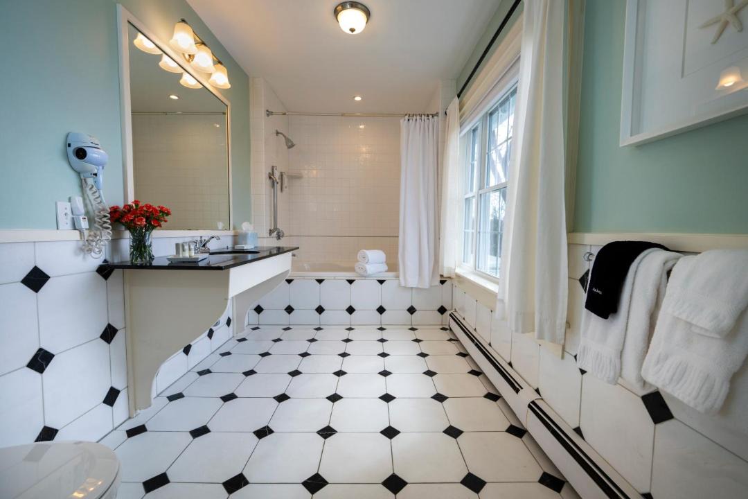 Photo of Bathroom in York Harbor