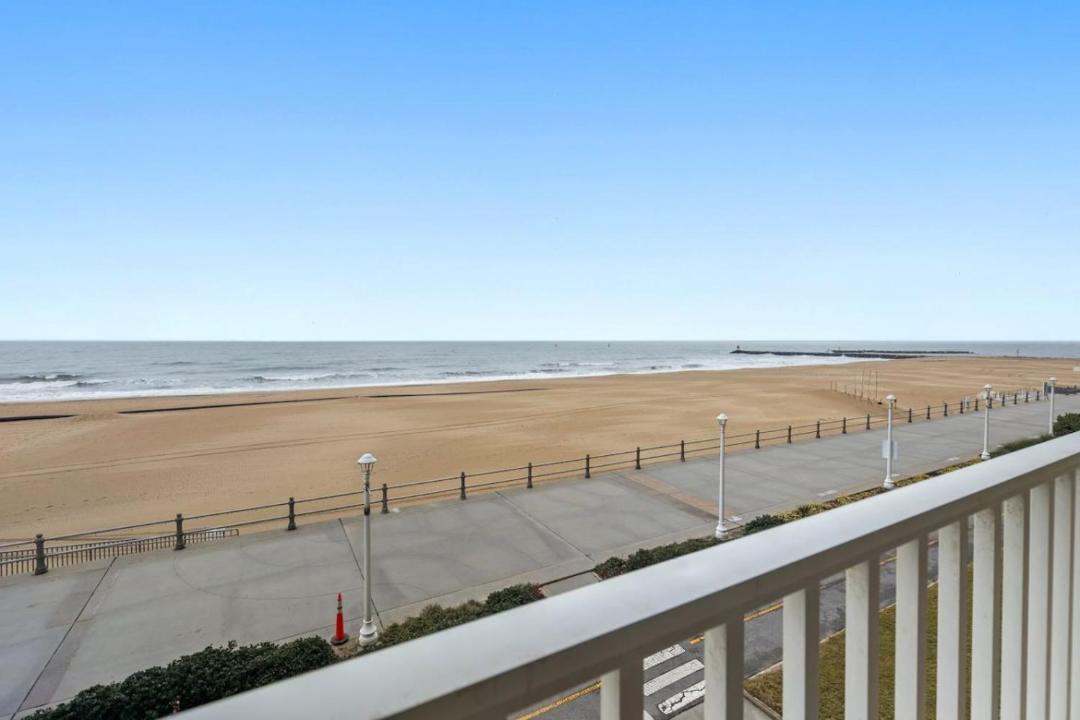 Photo of Patio Balcony in Northeast Virginia Beach