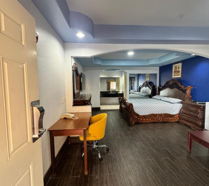 Photo of Bedroom in Willow Meadows/Willowbend Area
