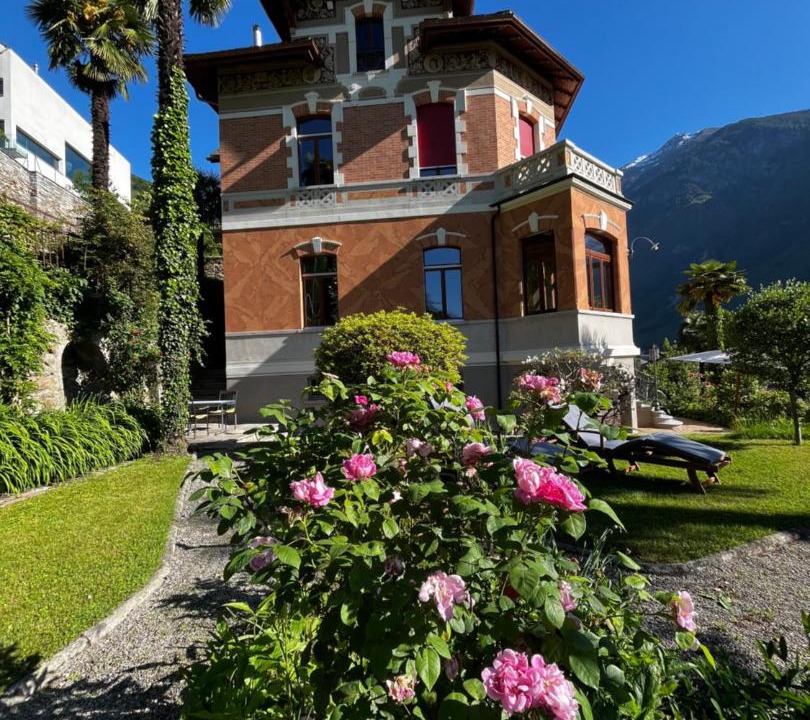 Photo of Others in Semione