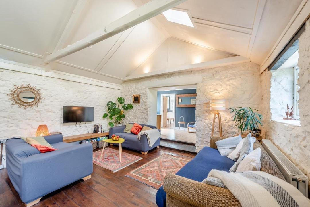 Photo of Others in Black Torrington