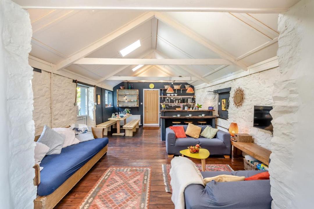 Photo of Others in Black Torrington