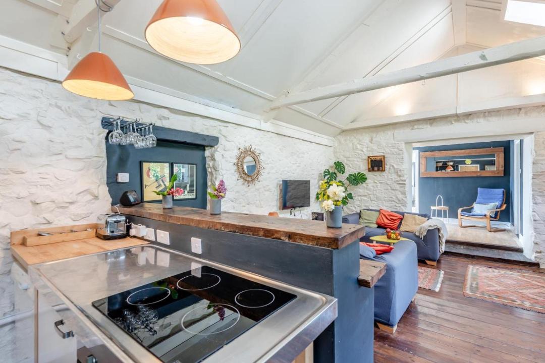 Photo of Others in Black Torrington