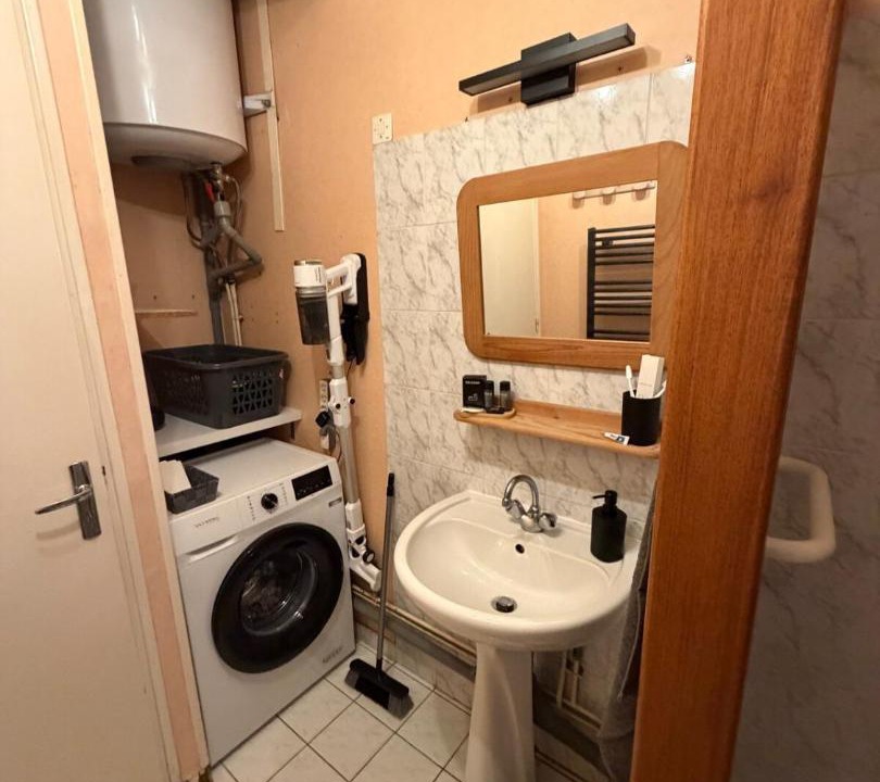 Photo of Bathroom in Rouvray (Cote-d'Or)