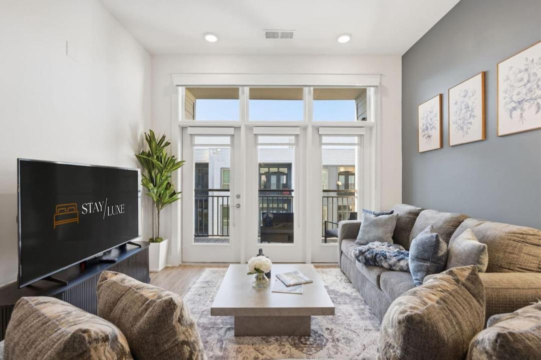 Photo of Livingroom in Second Ward