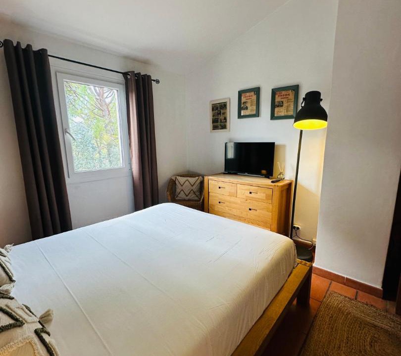 Photo of Bedroom in Entrechaux