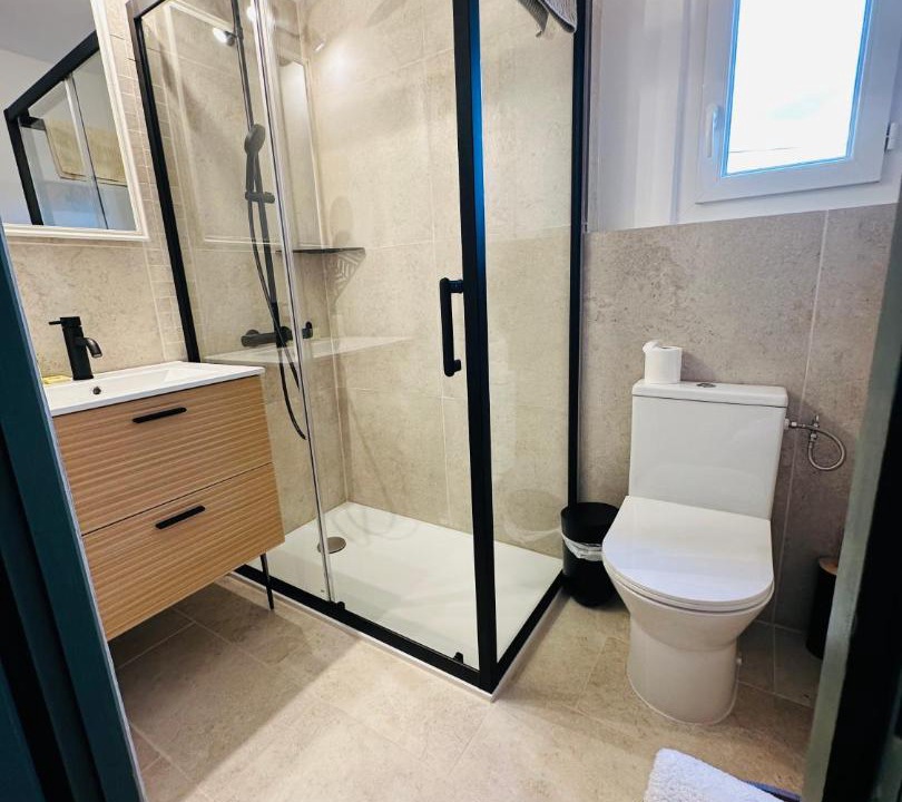 Photo of Bathroom in Entrechaux