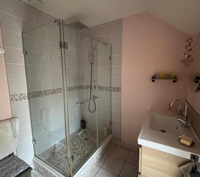 Photo of Others in Izier