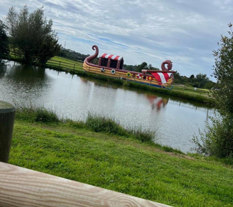 Photo of Others in Litteau