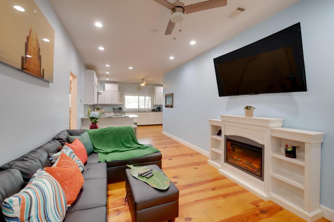 Photo of Livingroom in Perry