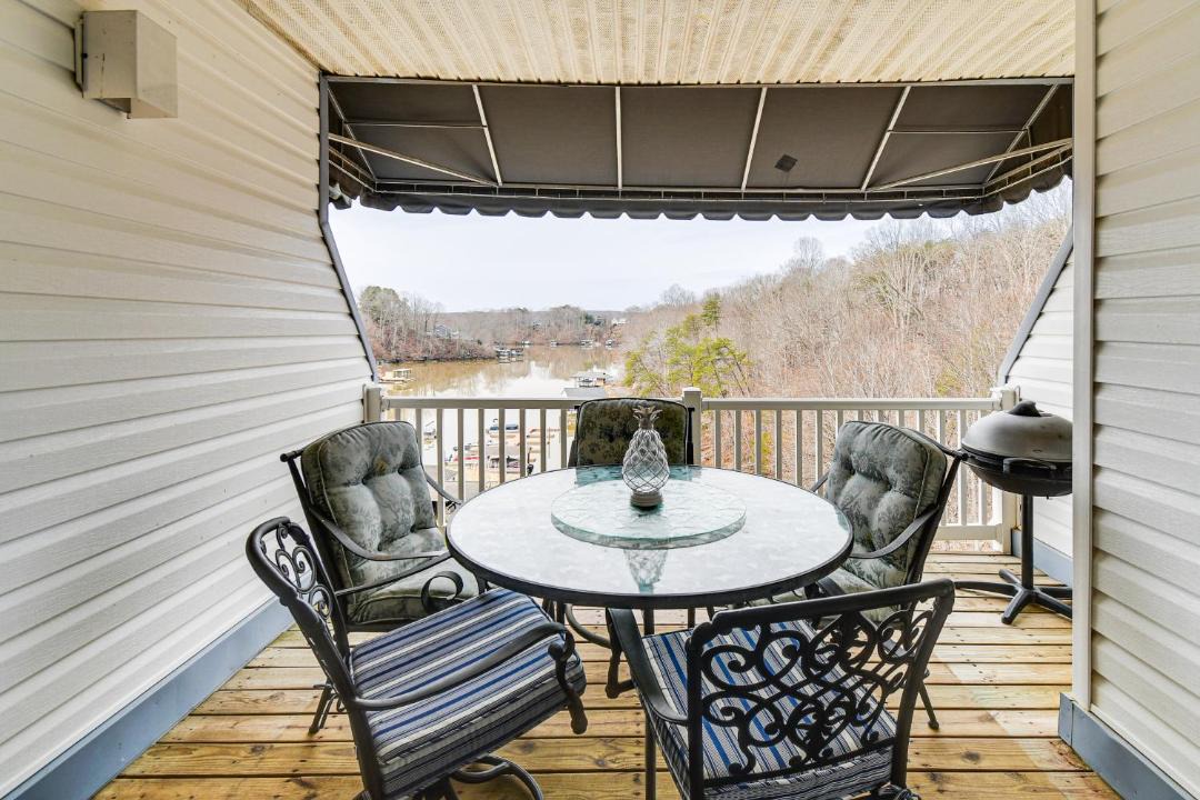Photo of Patio Balcony in North Shore