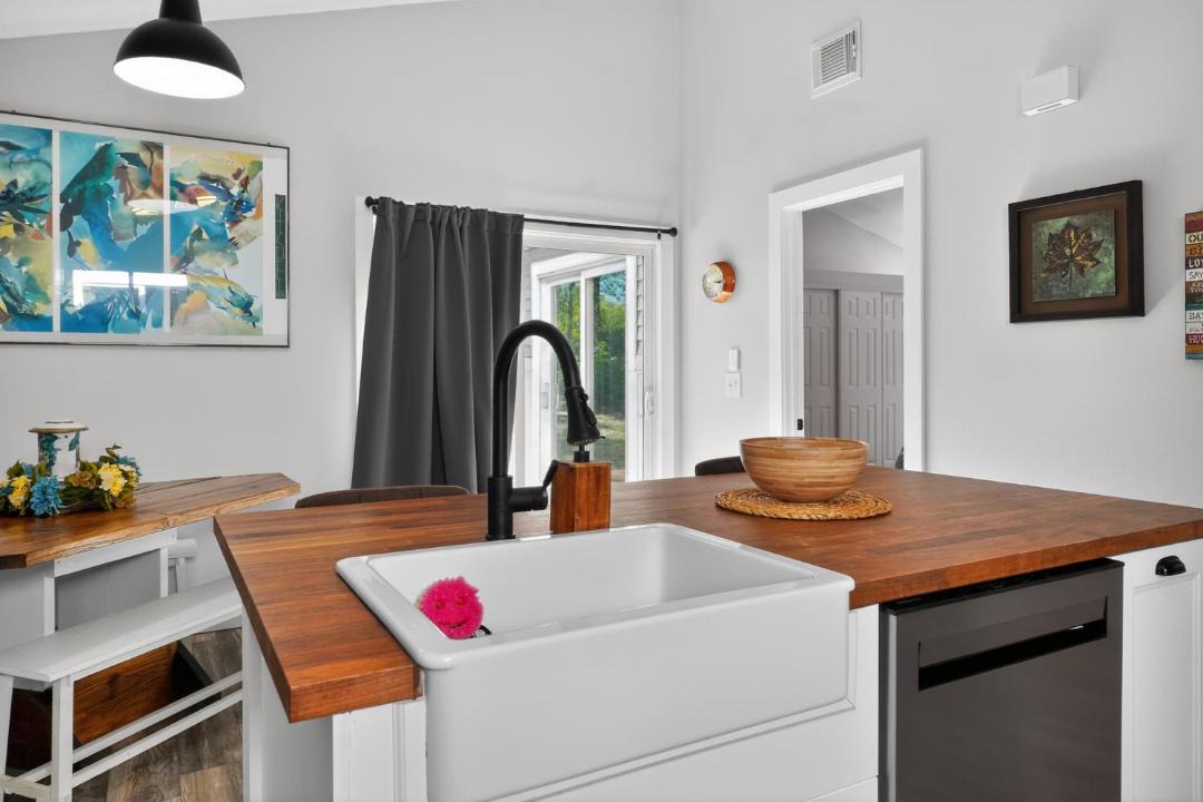 Photo of Kitchen in Doctors Inlet