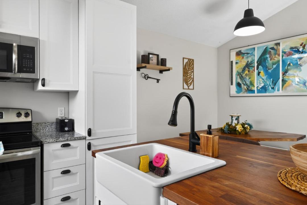 Photo of Kitchen in Doctors Inlet