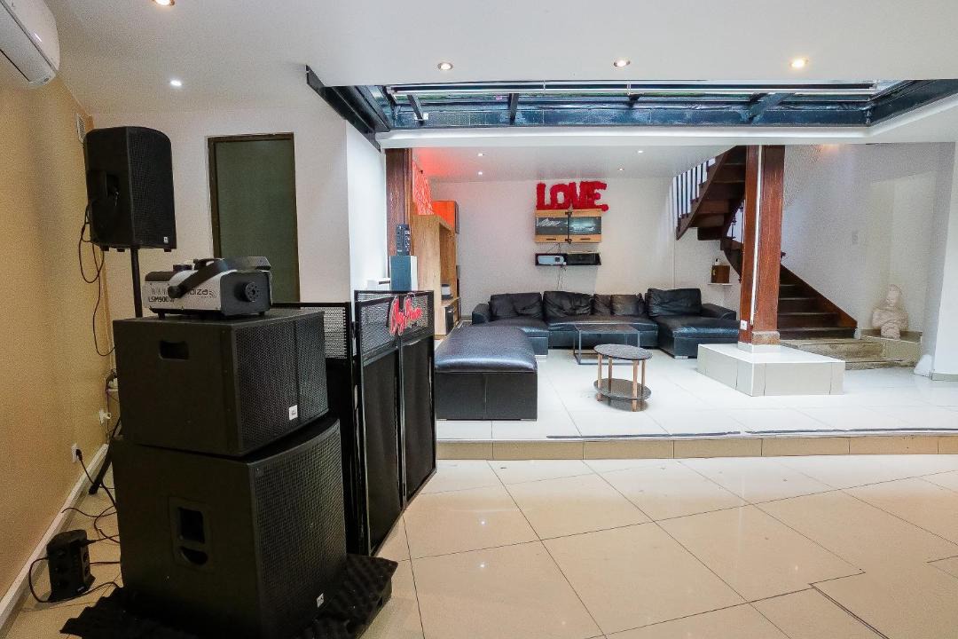 Photo of Livingroom in Centre