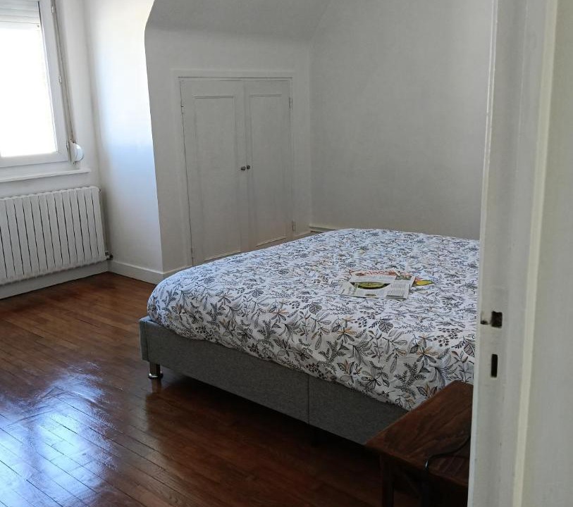 Photo of Bedroom in Calais City Center