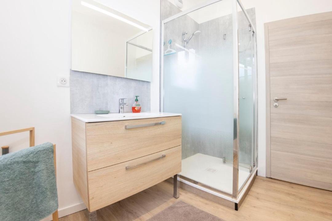 Photo of Bathroom in Dole