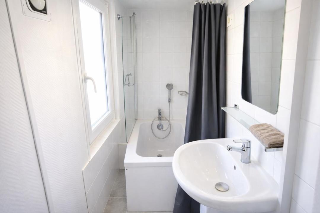 Photo of Bathroom in Quartier Saint-Marc - Croix de Pierre - Saint-Nicaise