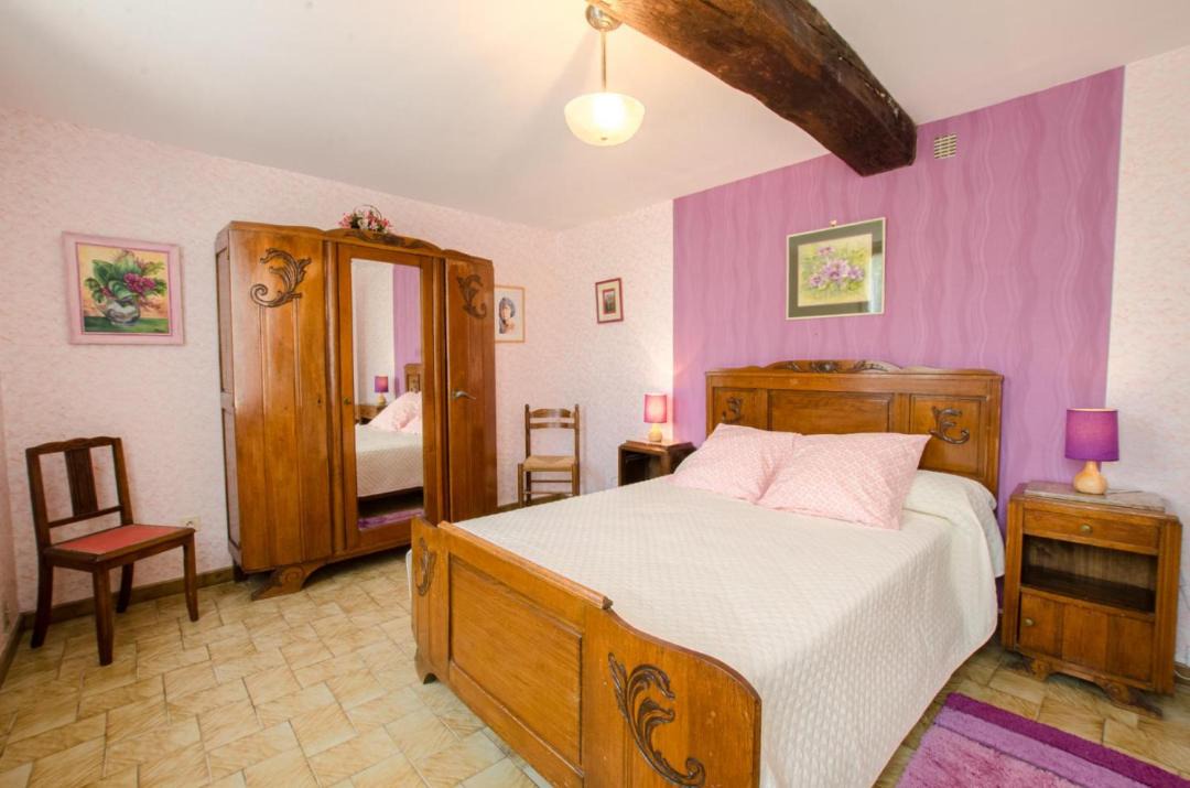 Photo of Bedroom in Saint-Parres-aux-Tertres