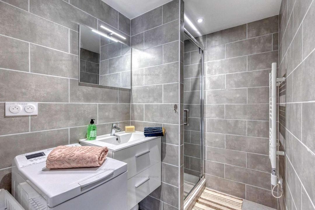 Photo of Bathroom in Le Pont-de-Claix