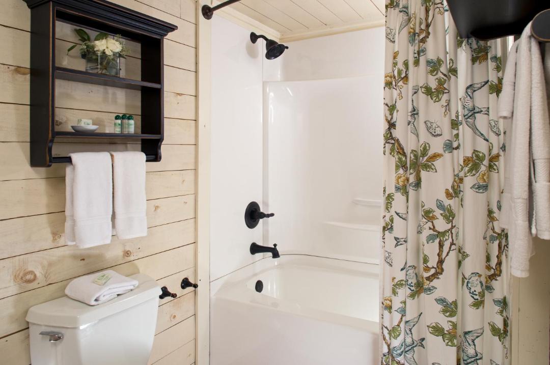 Photo of Bathroom in Clarkesville