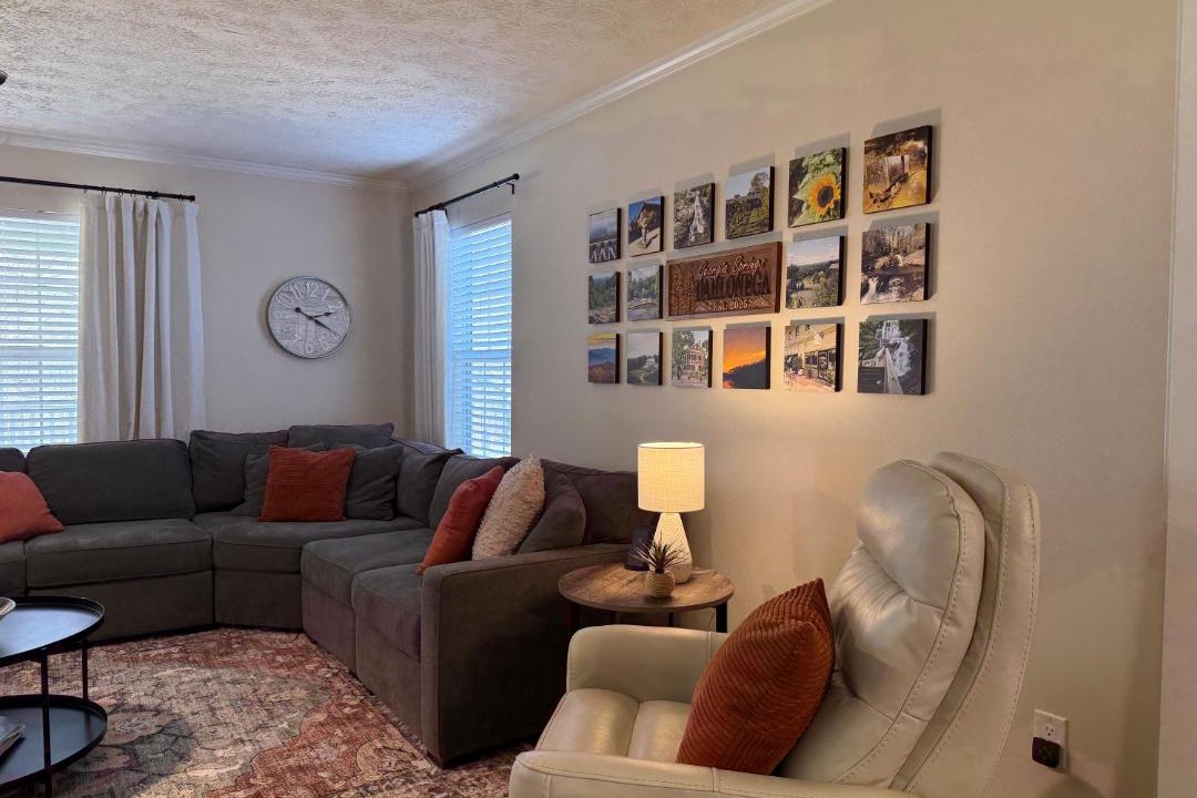 Photo of Livingroom in Dahlonega